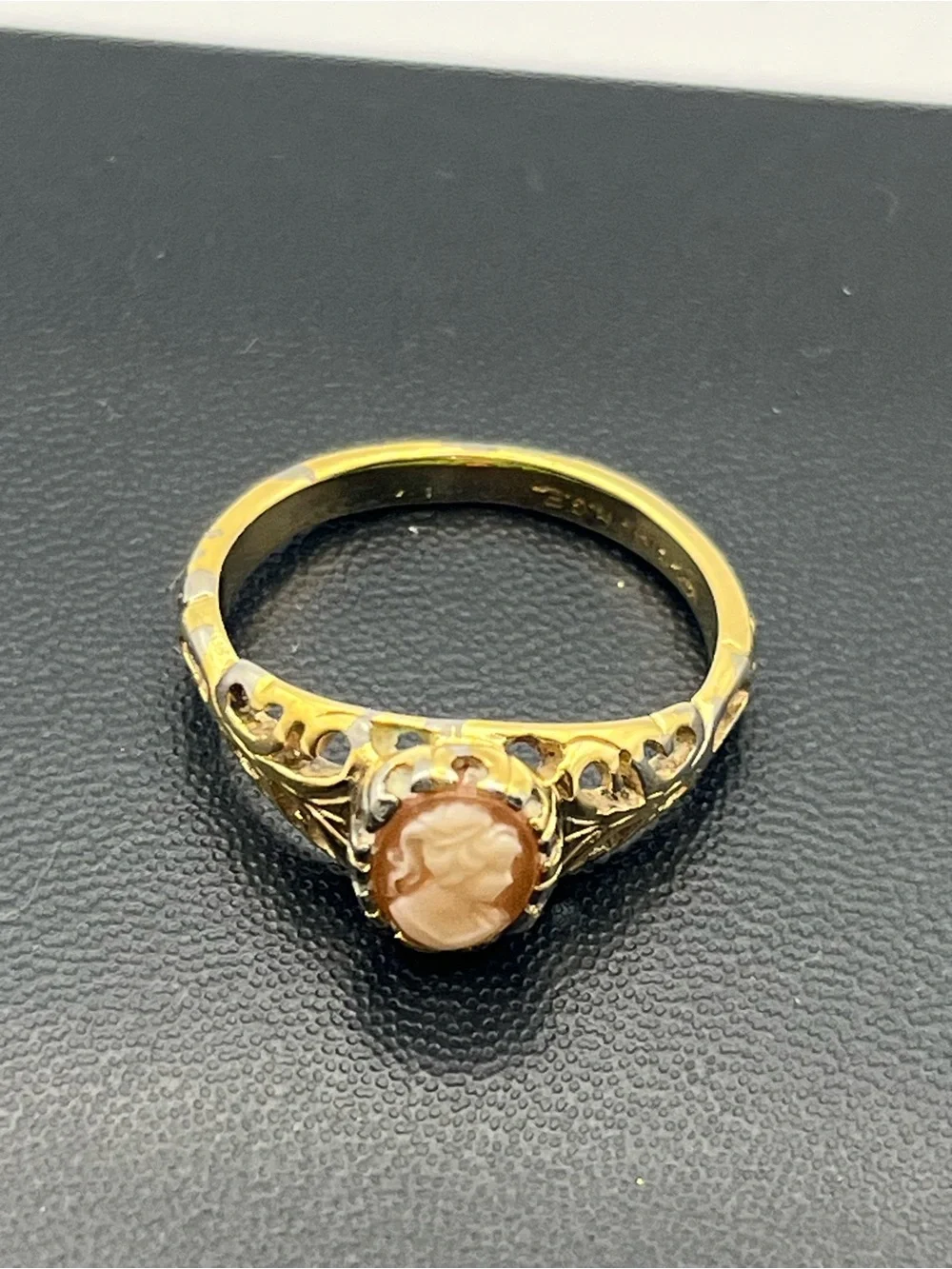 18k HGE gold electroplated filigree scroll Cameo vintage ring size 9
